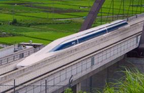 New model of maglev train debuts